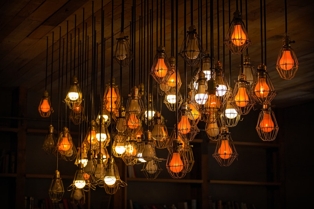 Slimme lampen: zo werkt verlichting die met je meedenkt