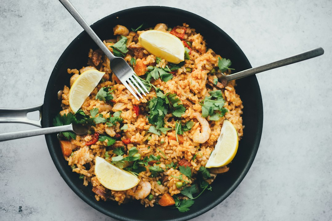 Nasi opwarmen in de magnetron: zo doe je het goed