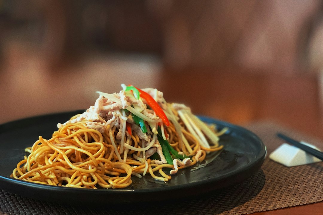 Bami opwarmen in de magnetron: zo doe je het goed