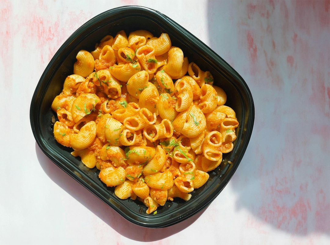 Macaroni opwarmen in de magnetron: zo doe je het goed